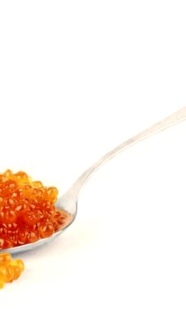 Врачи рекомендуют ограничить потребление красной икры до одной столовой ложки в день