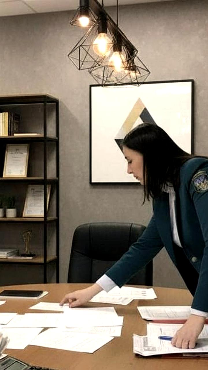 Москвичка уволена за шутку о налоговой проверке в офисе