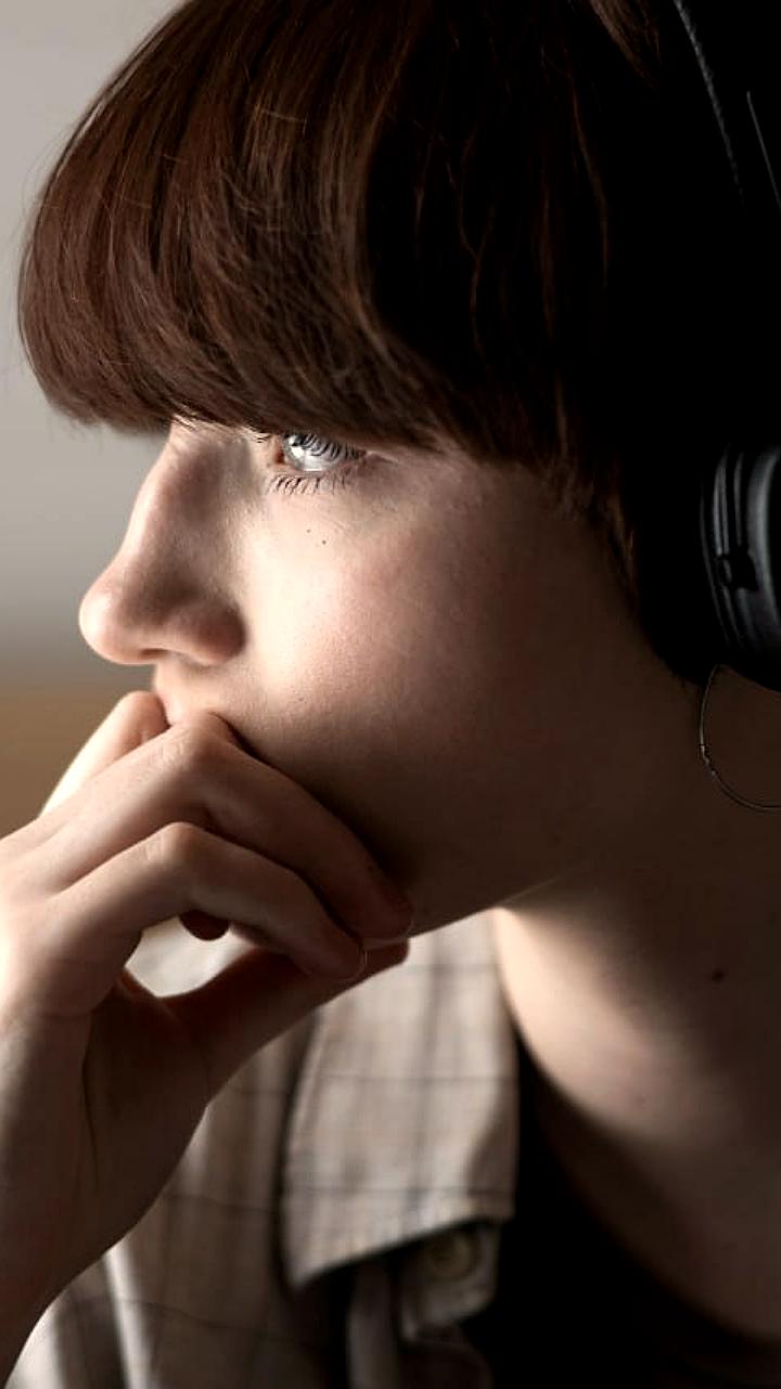 Исследование: Поп музыка за 50 лет стала грустнее и проще