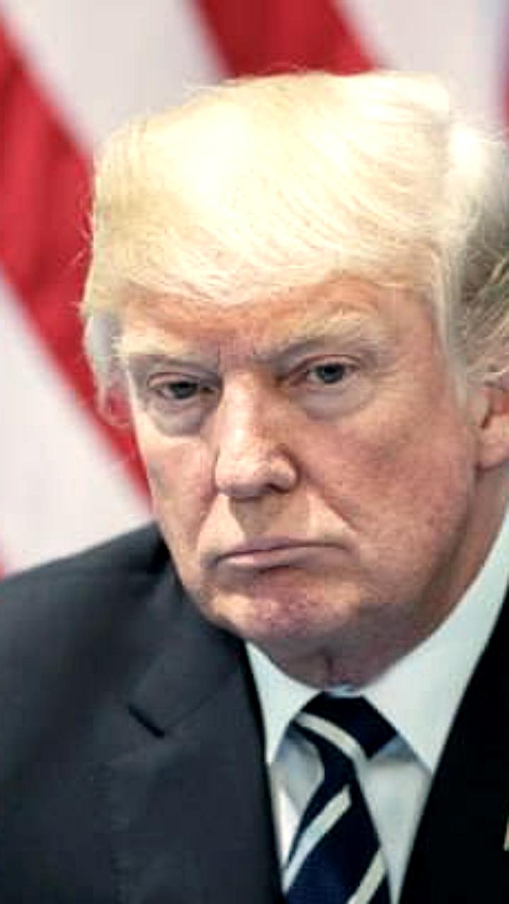 Опрос NBC: Рейтинг Трампа упал до 42% среди американцев