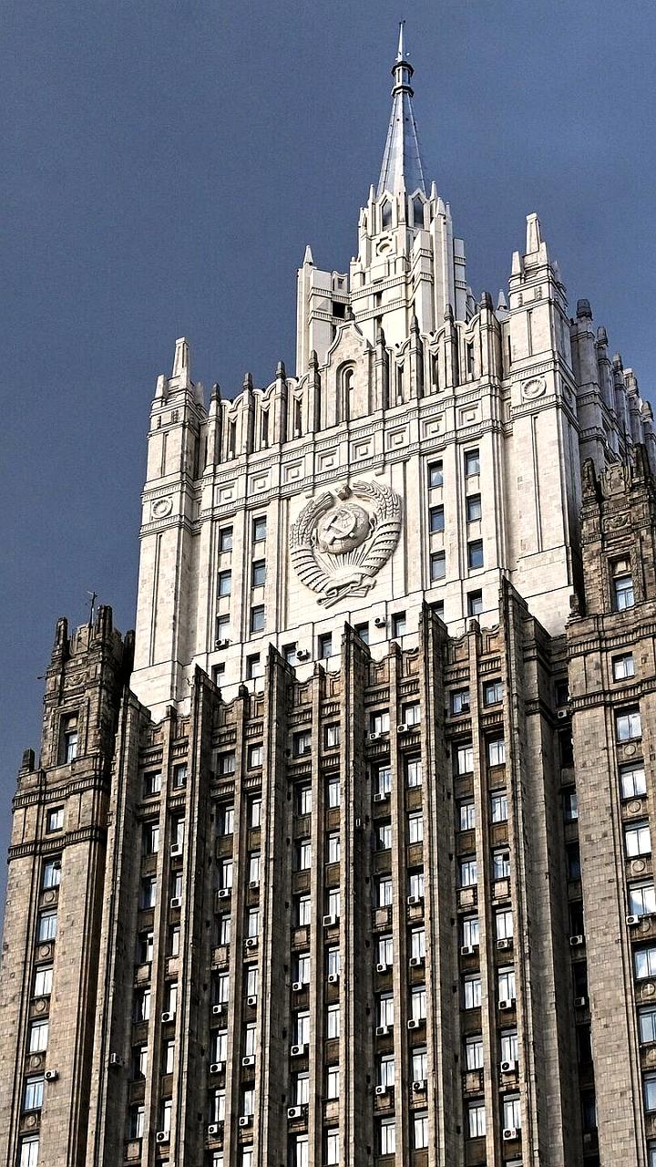 Россия требует ответственности за убийства журналистов на Украине, заявила Захарова