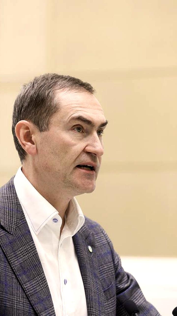 Александр Ведяхин о суверенитете в сфере генеративного ИИ на заседании Совета Федерации