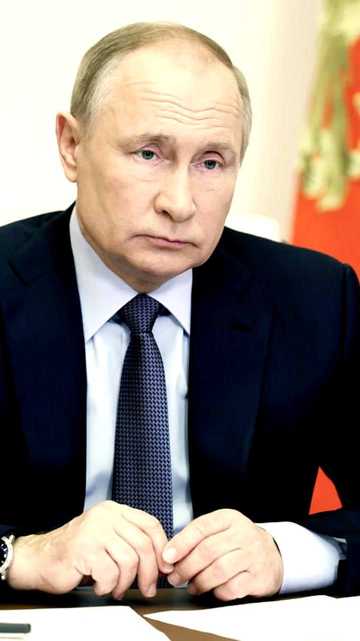 Путин утвердил поручения по развитию географии и Арктики