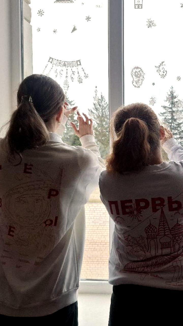 Красноярским школьникам подарят снеговиков со сладостями к Новому году