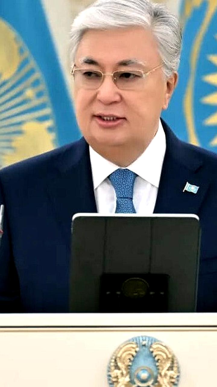 Токаев поздравил казахстанцев с Днём независимости