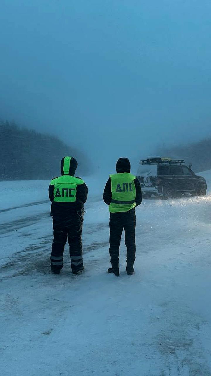 Ограничения движения на автодорогах Сахалина из-за метели