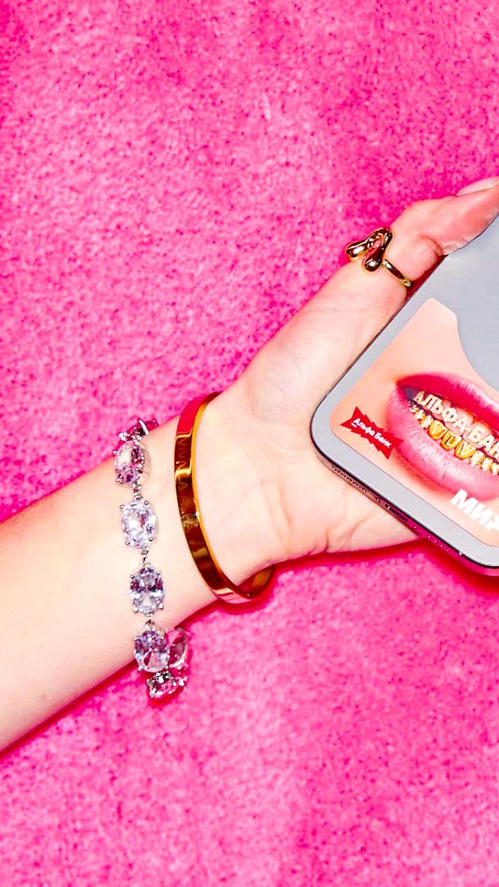 Альфа Банк запускает лимитированные платёжные стикеры с кэшбэком