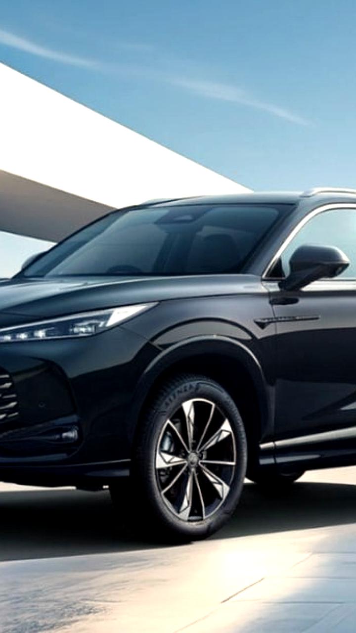 КамАЗ представил новые модели Москвич М70 и М90