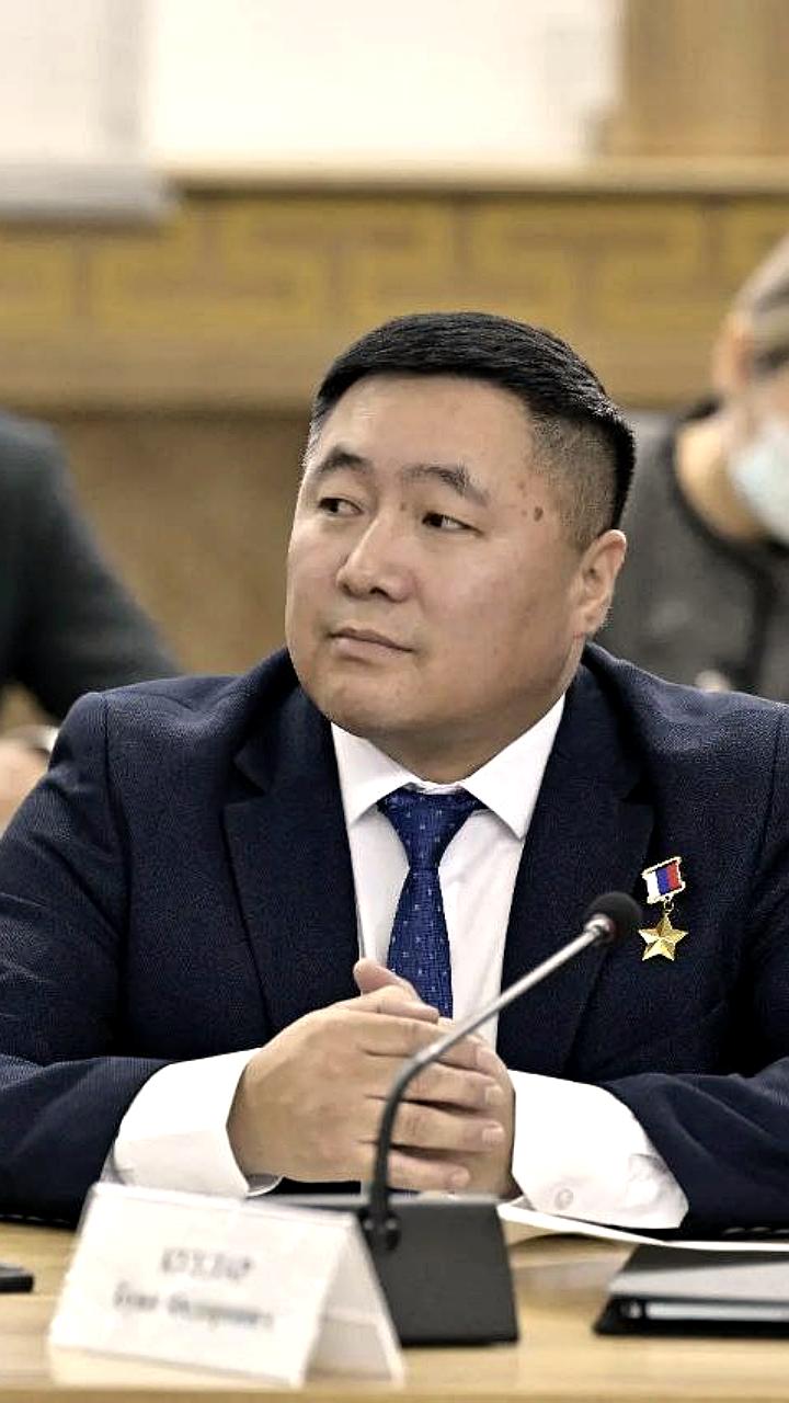Буян Куулар назначен министром по молодежной политике Тувы после получения звания Героя России