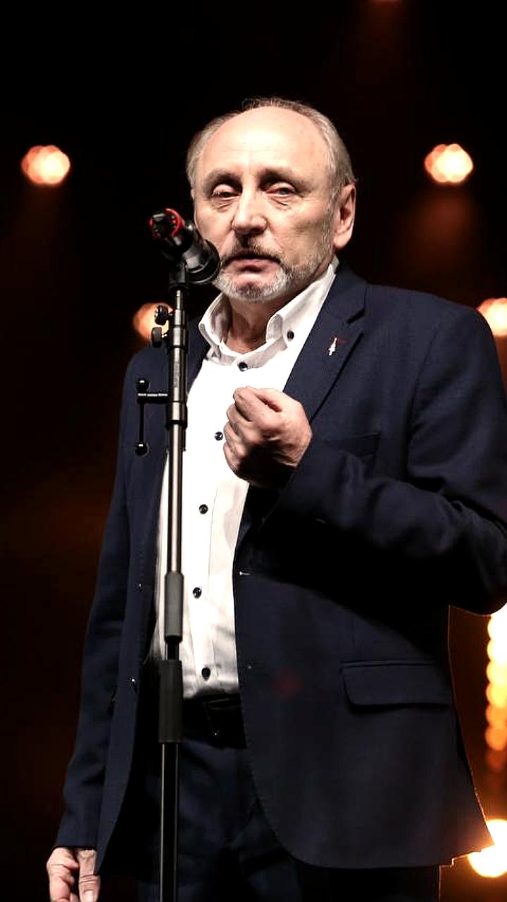 Кыргызстанский Русский театр драмы и директор Омского театра получили Звезды Театрала