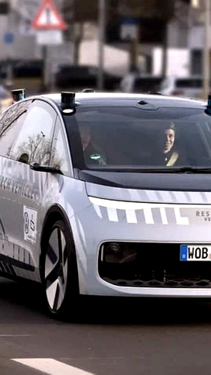 Начало испытаний роботакси Tesla и Volkswagen в Остине и Вольфсбурге