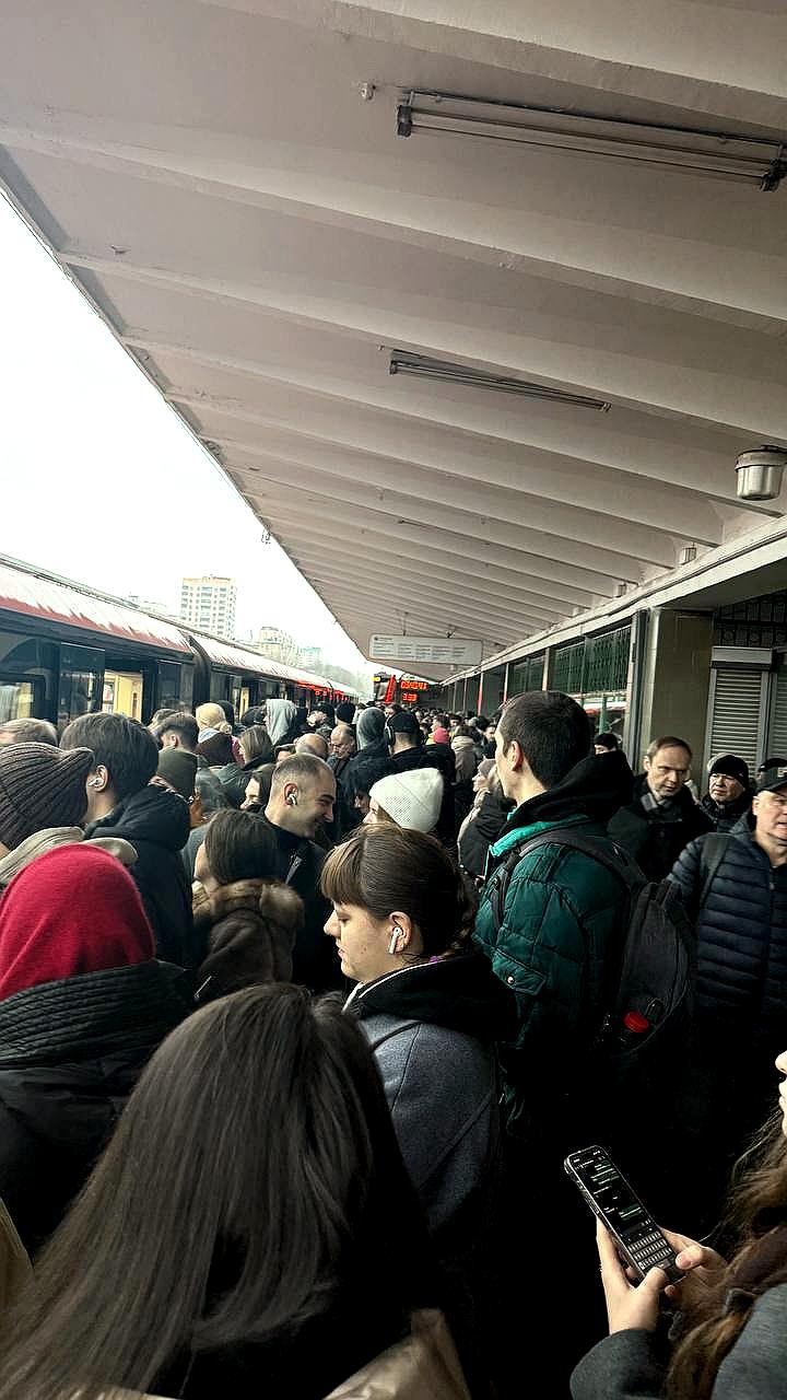 Увеличены интервалы движения на Таганско-Краснопресненской линии метро из-за инцидента на путях