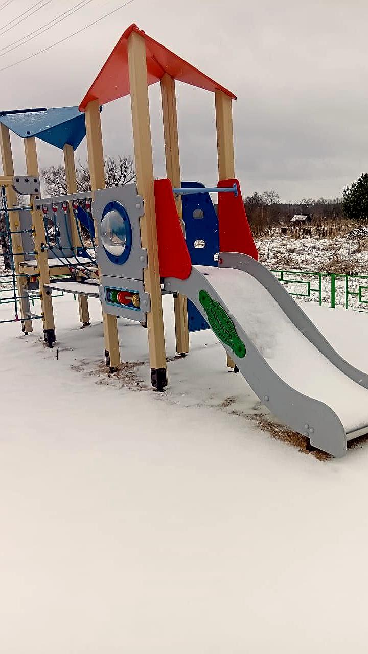 Матвиенко призывает к улучшению безопасности детских площадок в России