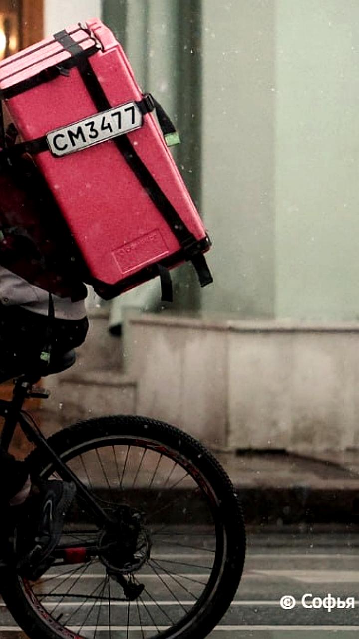 Средняя зарплата курьеров в России достигла 146 тысяч рублей в месяц