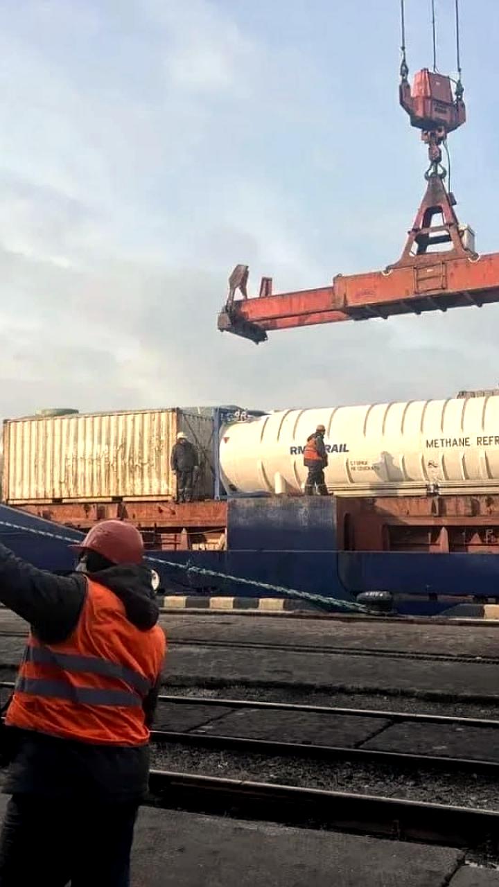 Началась доставка газа для новой электростанции на Курилах