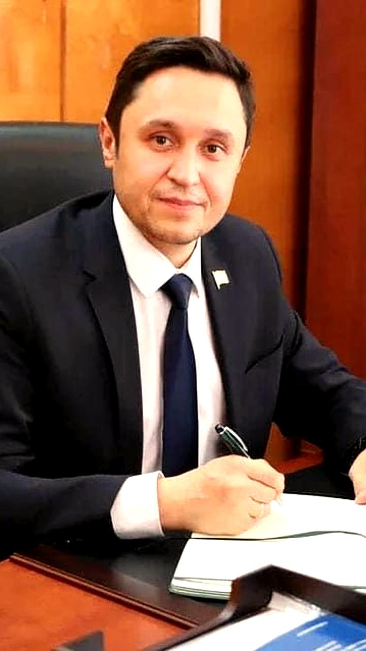 Артур Галиуллин спас жизнь пассажиру на рейсе Москва-Уфа