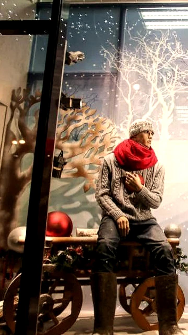 Теплая зима влияет на продажи зимней одежды в России