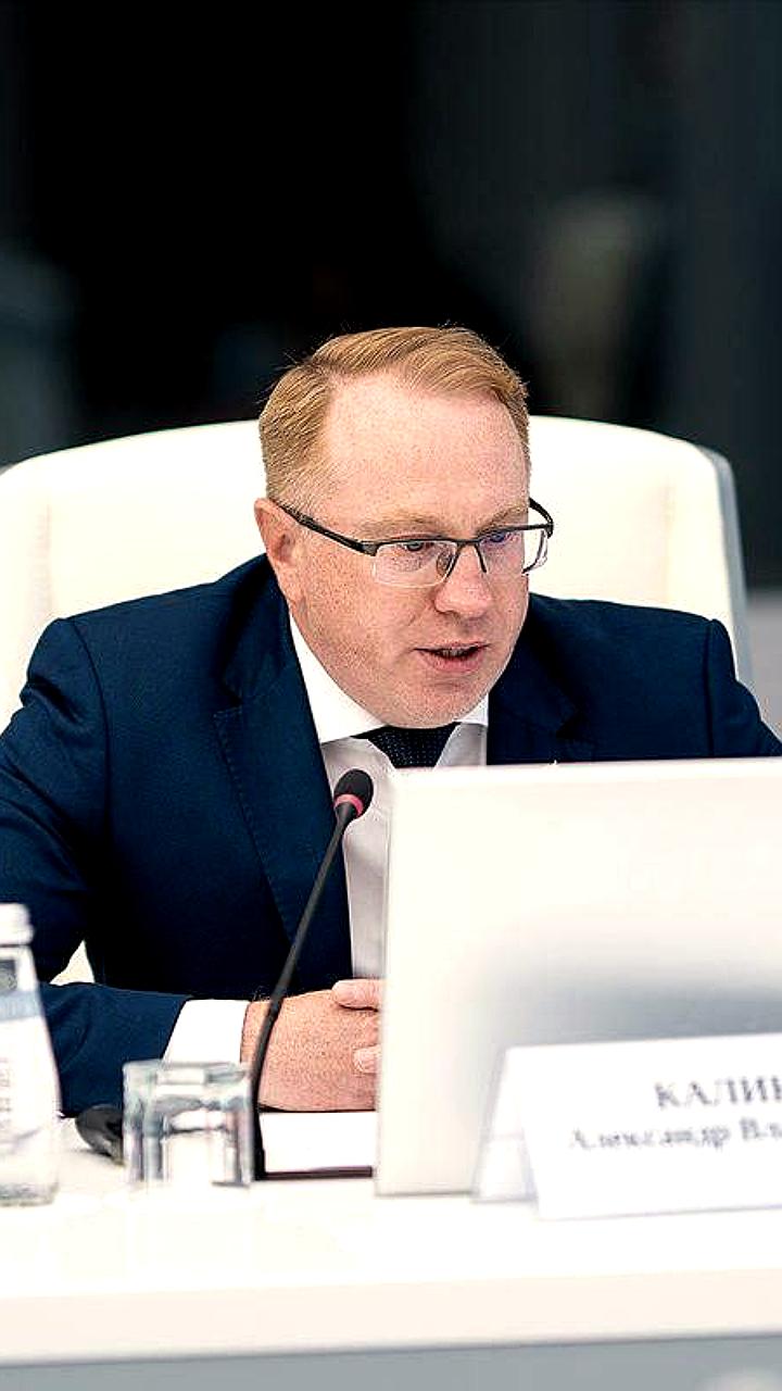 Александр Калинин покинул пост первого замгубернатора ЯНАО