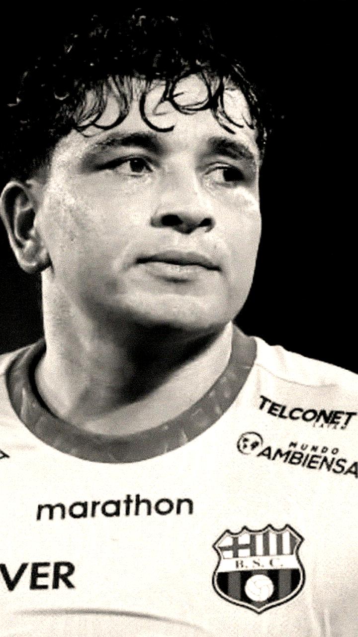 Убийство футболиста Марио Пинейда и его жены в Эквадоре