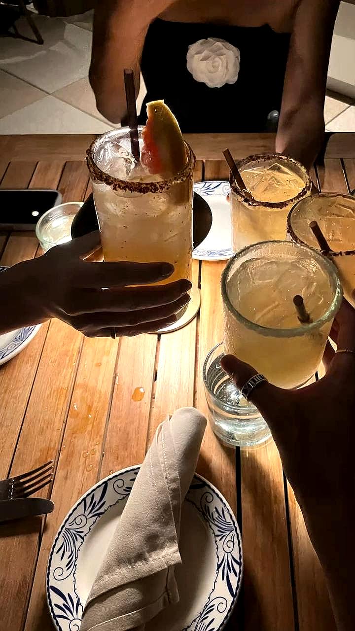 Врачи назвали джин, водку и текилу самыми безопасными алкогольными напитками на Новый год