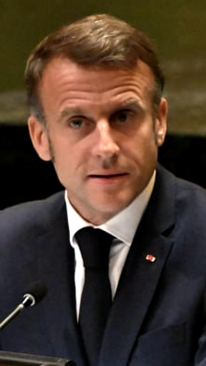Макрон призывает к возобновлению диалога с Путиным для Европы