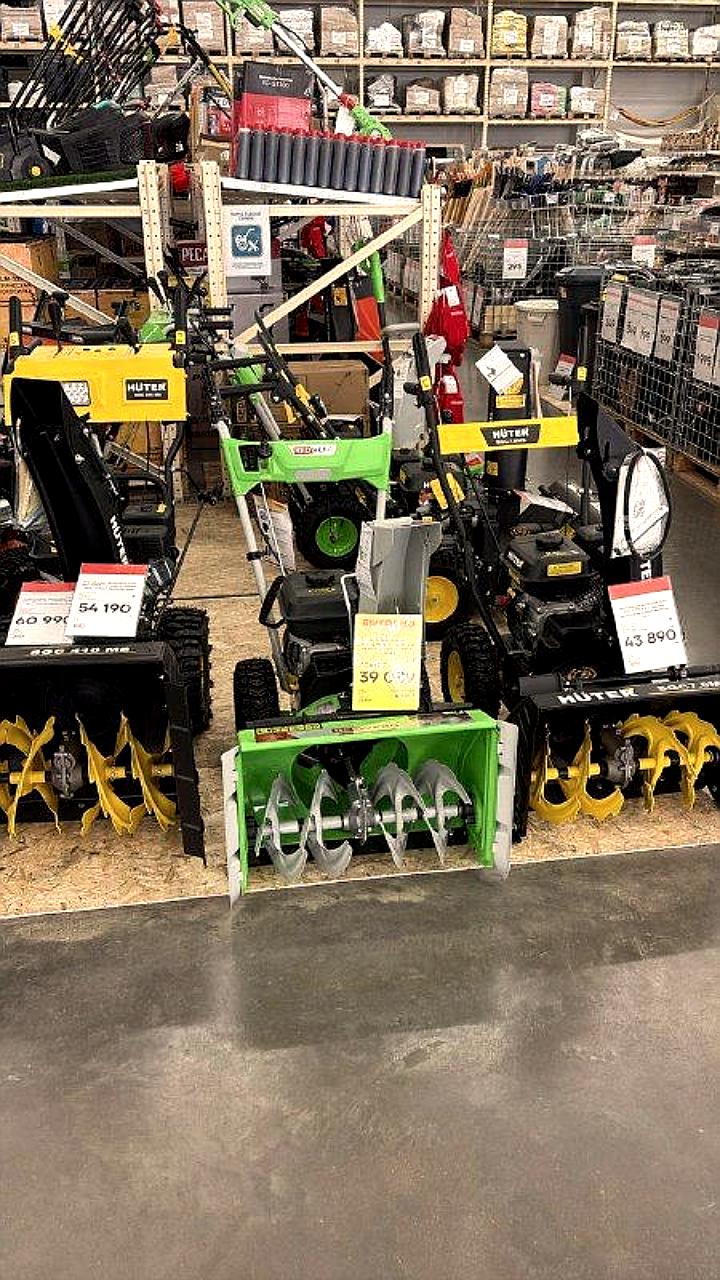 Благовещенск обновляет технику для зимней уборки снега