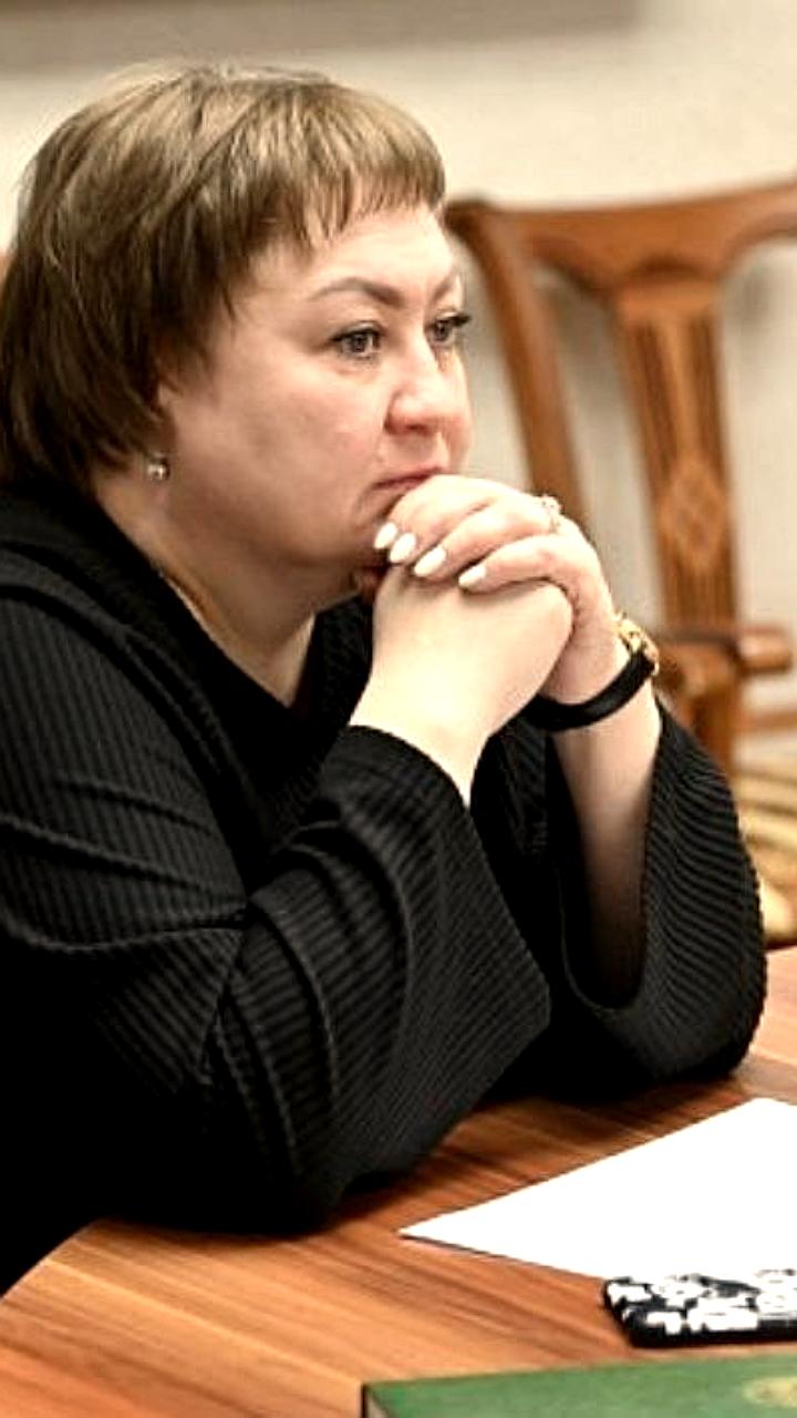 Депутат Боровикова помогла жительнице Барнаула получить ортопедическую обувь