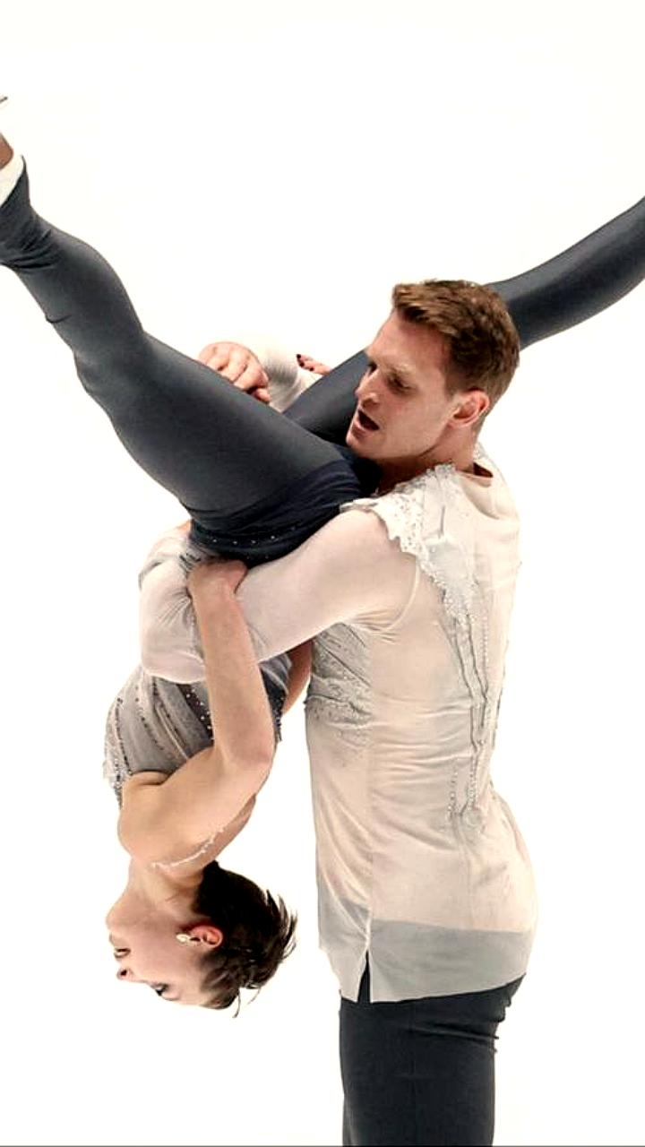 Мишина и Галлямов лидируют в короткой программе чемпионата России