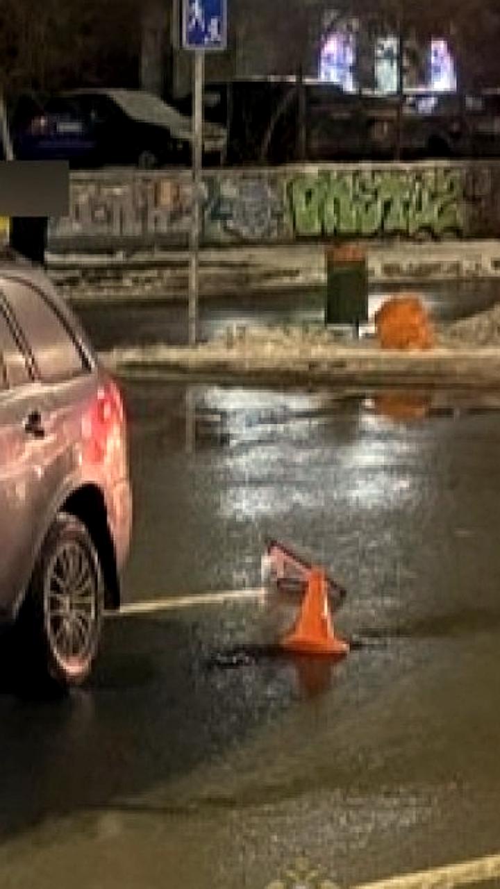 ДТП на улице Колобова: 4-летняя девочка пострадала в результате столкновения автомобилей