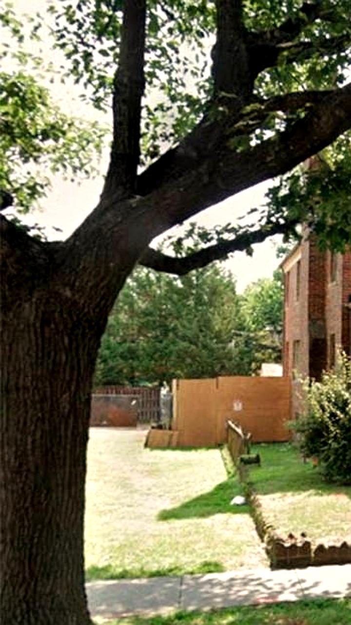 В Вашингтоне выставлен на продажу дом, использовавшийся ФБР для наблюдения за российским посольством