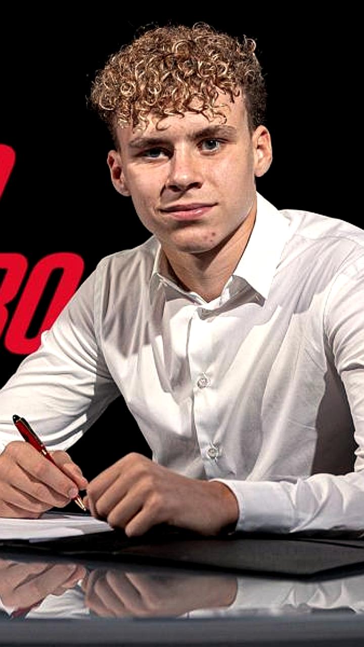 Сын Златана Ибрагимовича Винсент подписал контракт с Миланом, присоединившись к брату Максу