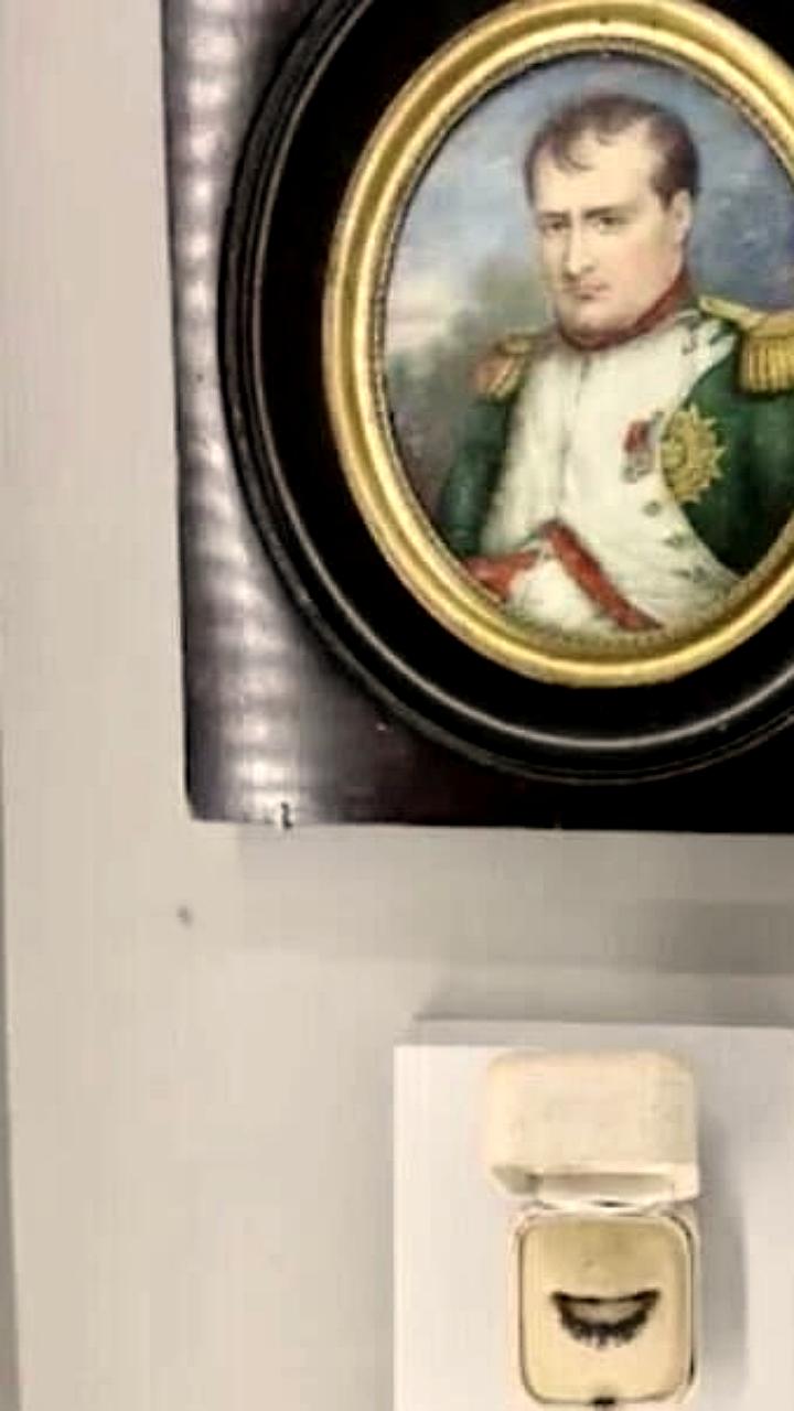 Кража в музее Наполеона: похищены кольцо и монеты