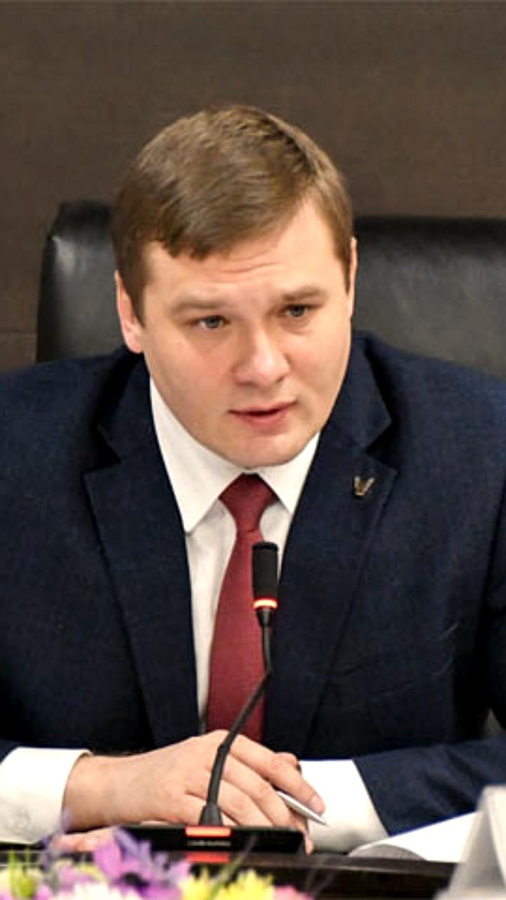 Поиск нового инвестора для строительства крытого катка в Абазе после отказа ООО Ньютон Сервис