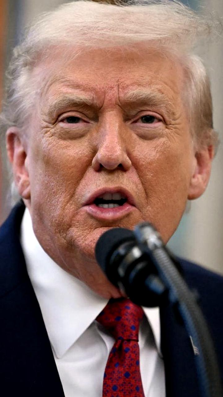 Трамп планирует компенсацию в 1 млрд долларов за обыск в резиденции