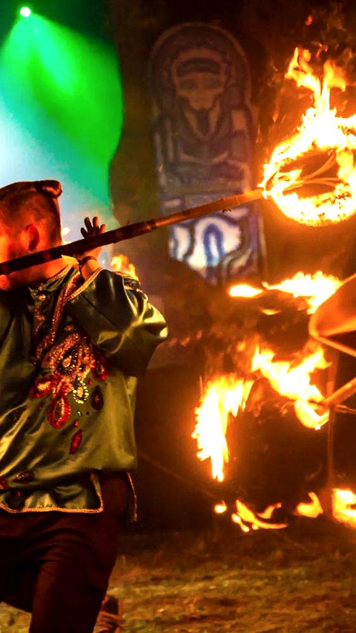 Фаерщик пострадал в Санкт-Петербурге из-за нападения зрительницы во время шоу