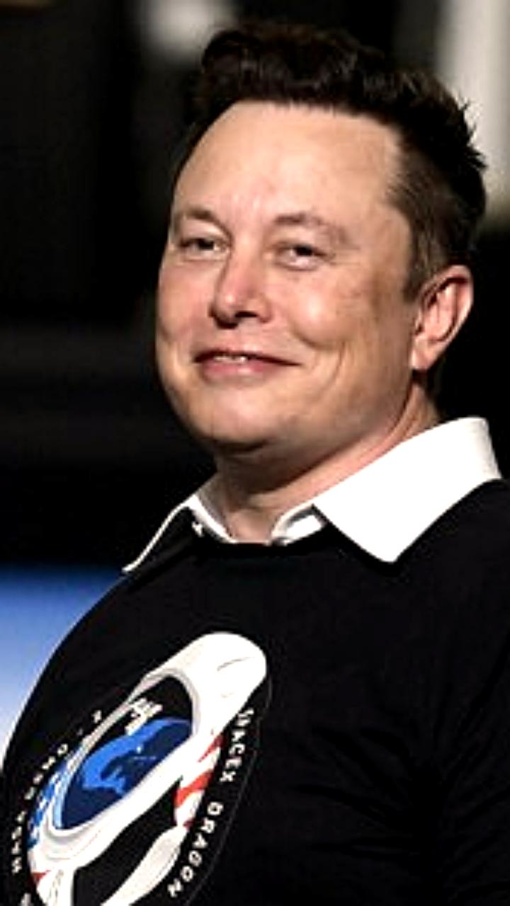 Илон Маск стал первым человеком с состоянием свыше 700 миллиардов долларов благодаря восстановлению опционов Tesla