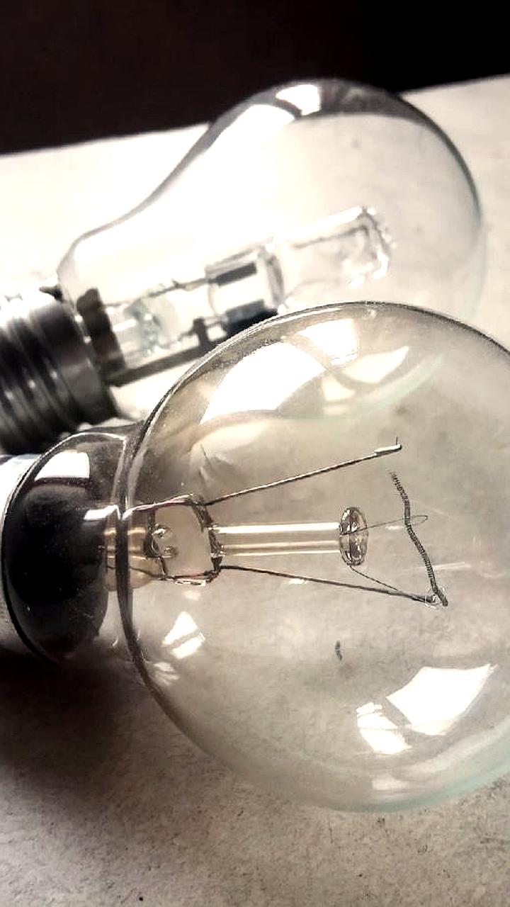 Жители Павлограда и Владивостока столкнулись с длительными отключениями электроэнергии