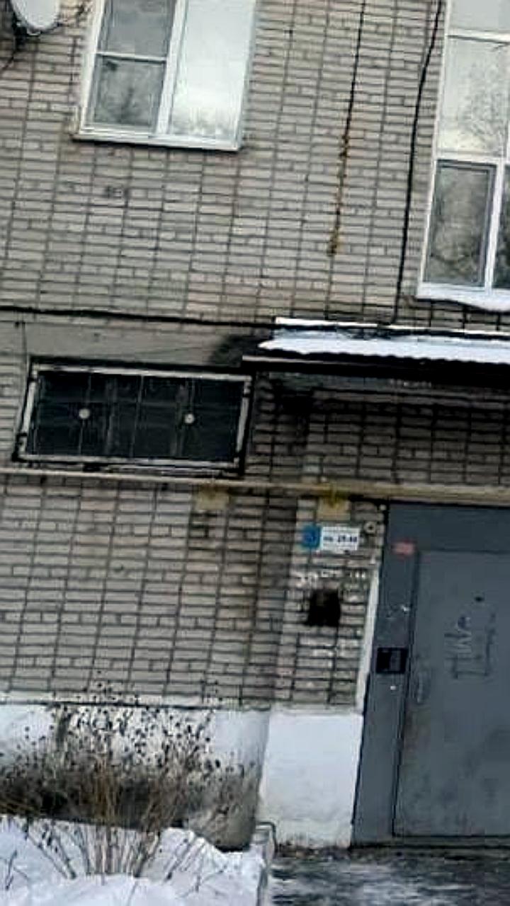 Прокуратура проводит проверку после падения 6-летней девочки из окна в Переяславке