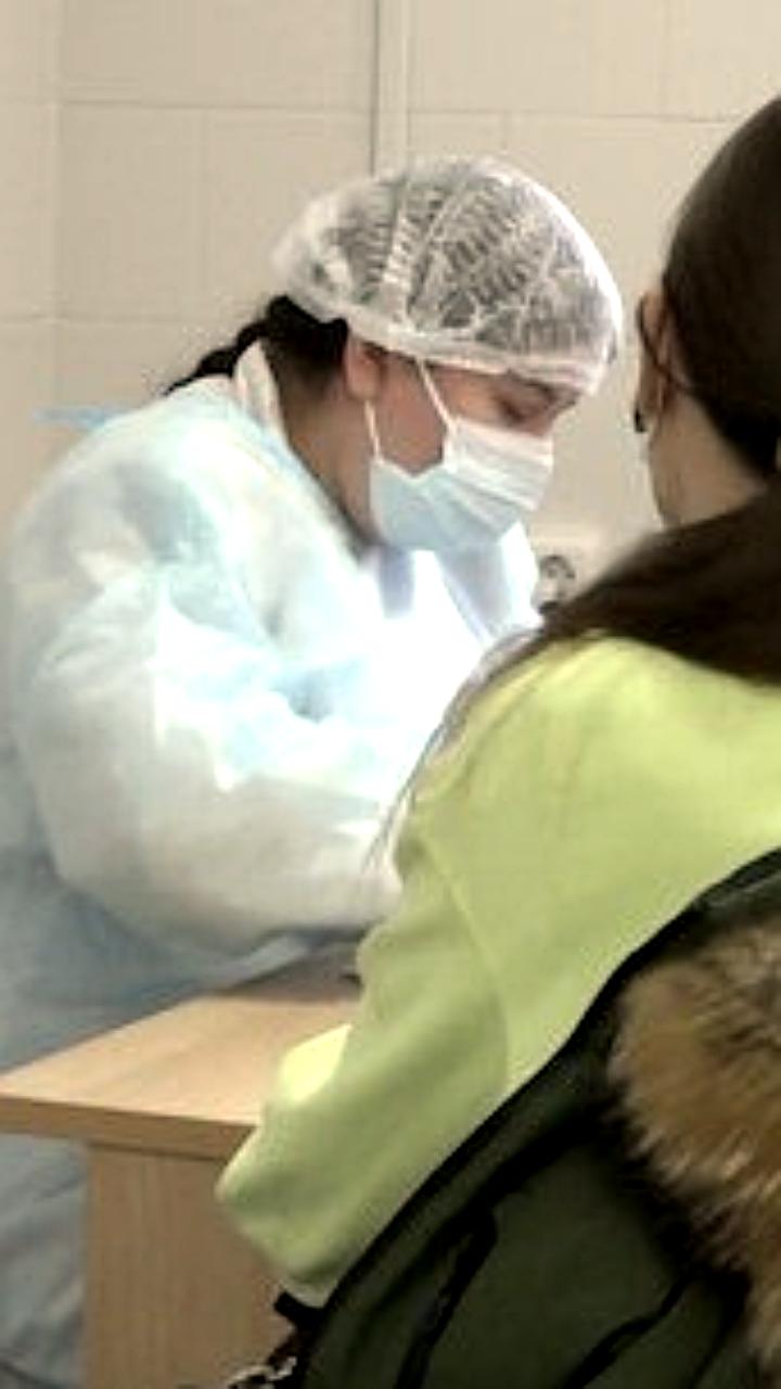 Роспотребнадзор Забайкалья рекомендует проводить новогодние ёлки с ограничениями из-за роста заболеваемости