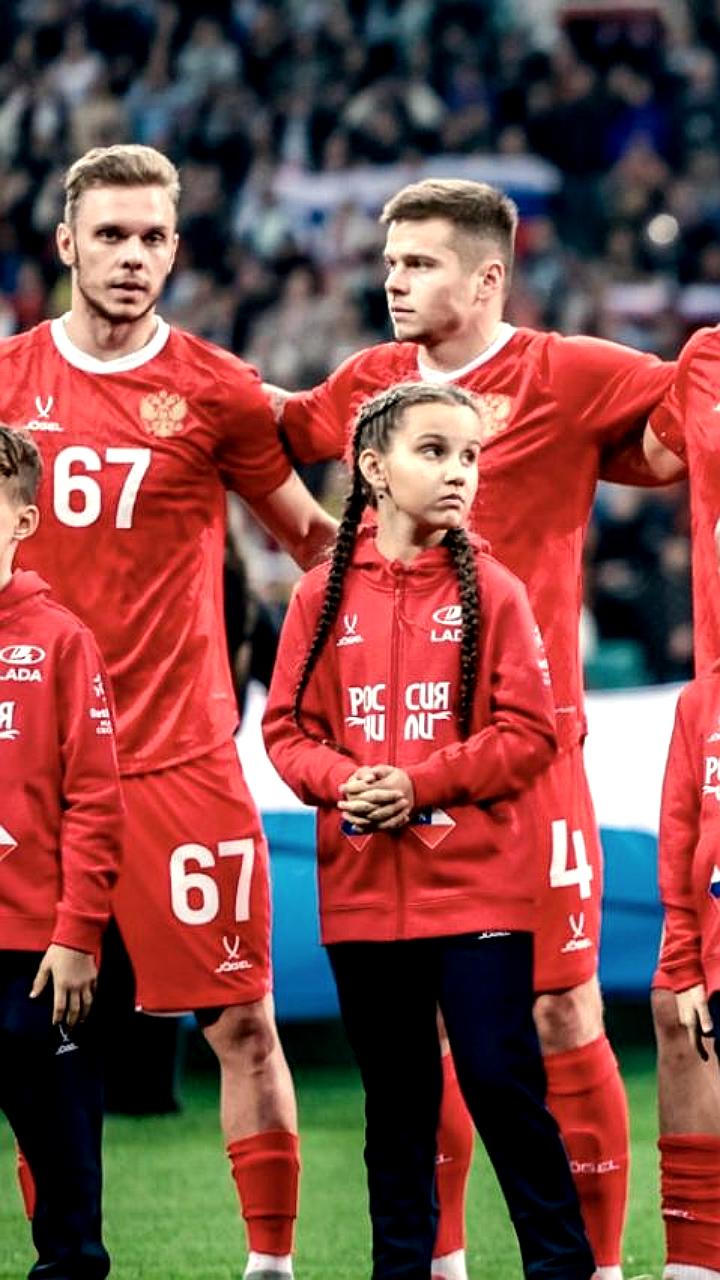 Сборная России завершила 2025 год на 33-м месте в рейтинге ФИФА