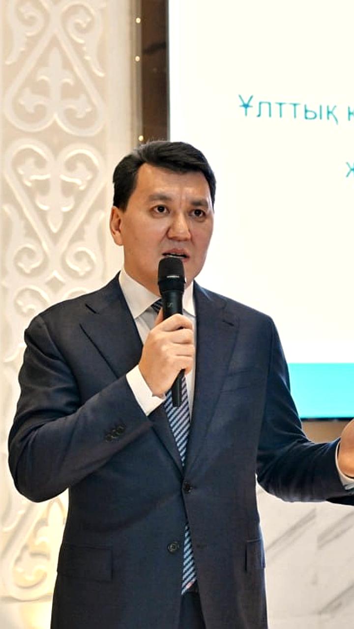 Обсуждение политических реформ и законопроектов на заседаниях в Астане и Башкортостане