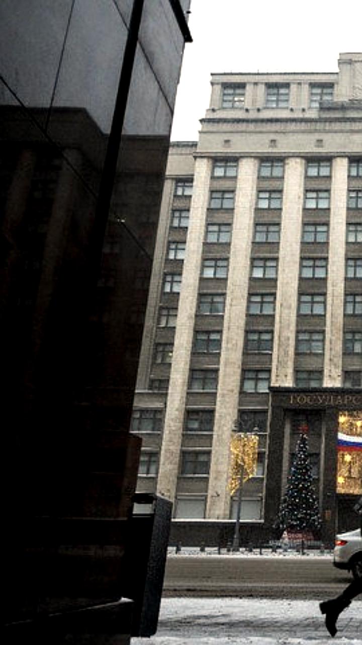 Госдума уволила 15 помощников депутатов после скандала с продажей мест на круглых столах