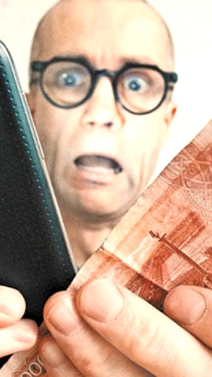 С 1 января 2024 года мобильная связь в России подорожает на 8-10%