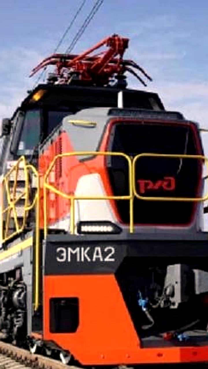 НЭВЗ сертифицировал первый в России маневровый электровоз ЭМКА2