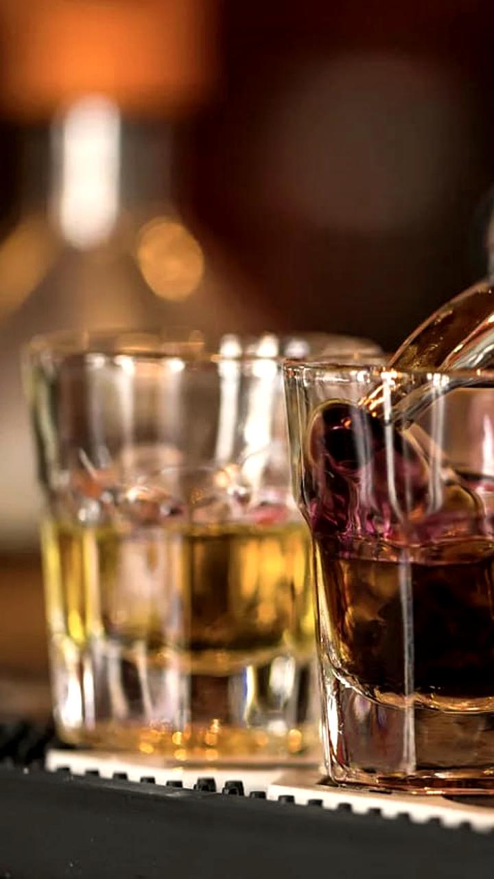 Падение мировых продаж шотландского виски вызывает кризис в производстве