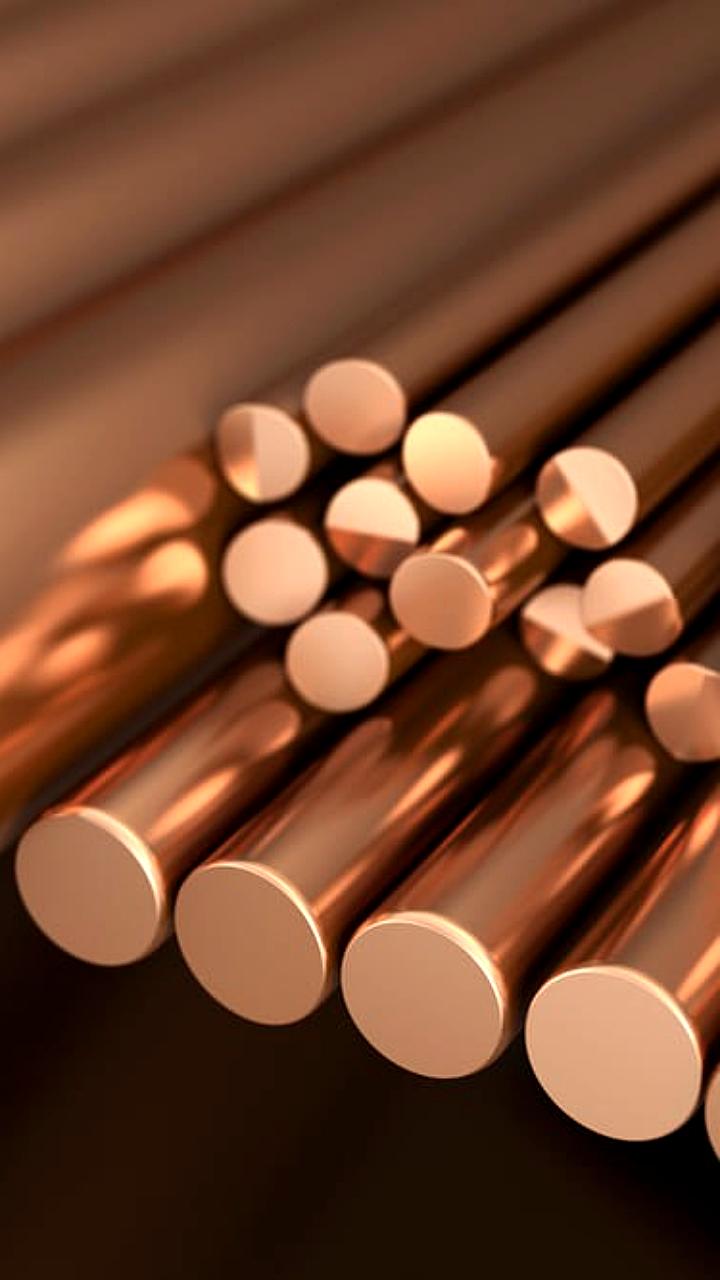 Цена меди достигает рекорда в 12 000 долларов за тонну на фоне дефицита