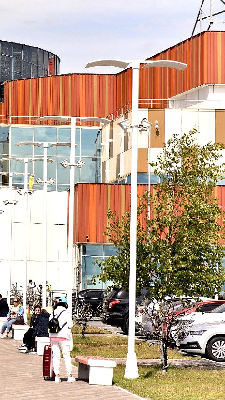 Renaissance Development ведет переговоры о продаже торговых центров Аура