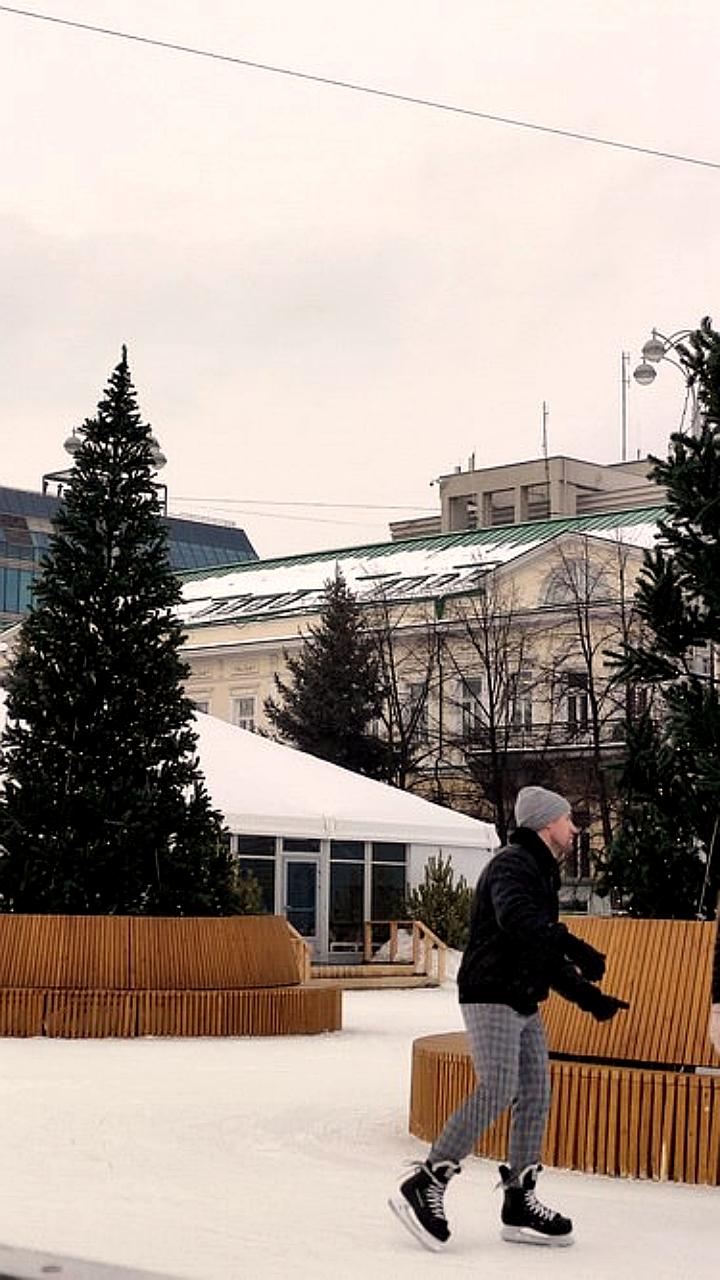 В Екатеринбурге закрыты аттракционы и каток из-за морозов