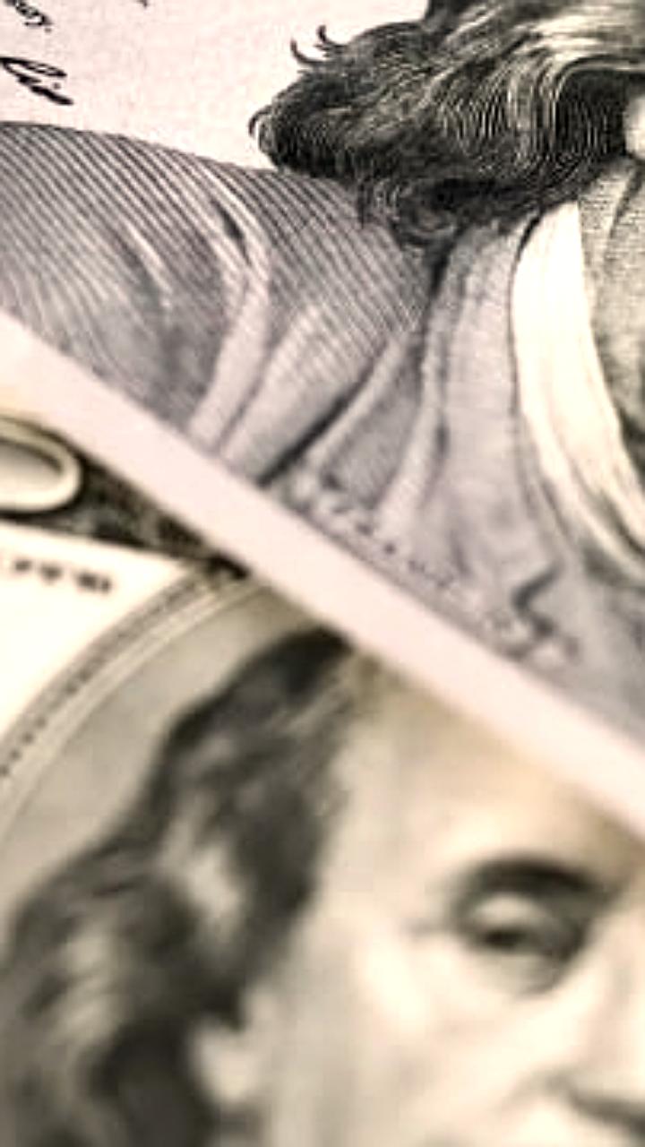 Прогноз курса доллара: умеренное ослабление рубля ожидается в начале 2026 года