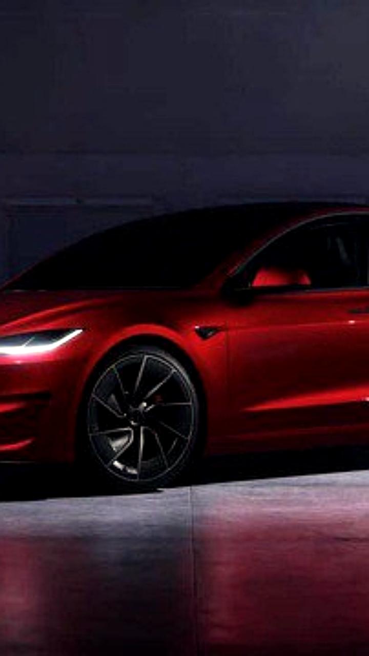 Стример разбивает Tesla Model 3 в прямом эфире, хваля автопилот